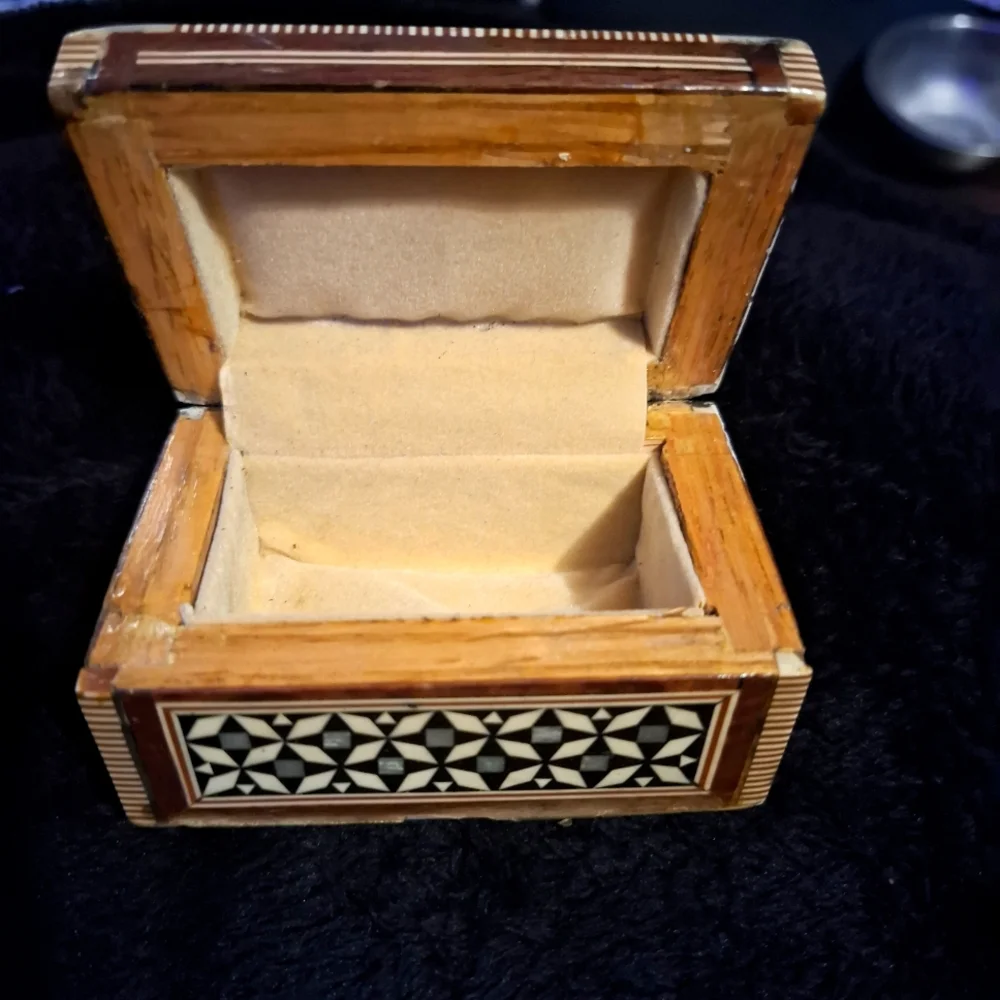 🕉Vintage Mother Of Pearl Abalone Trinket Jewelry Box Mosaic Wood Inlay Egypt